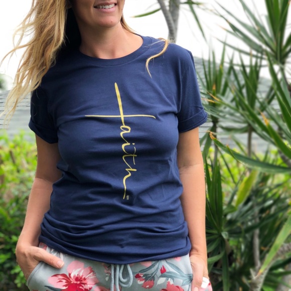 Tops - || | NAVY FAITH TEE W/Gold glitter. XL